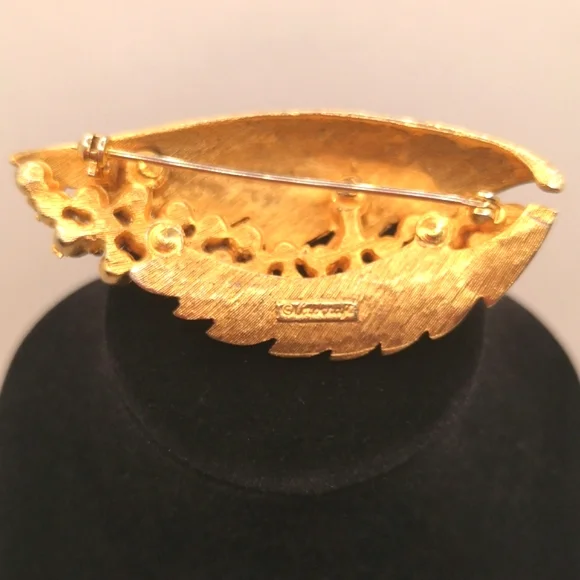 Vintage 1960's Corocraft leaf brooch with rhinestones - Picture 6 of 7